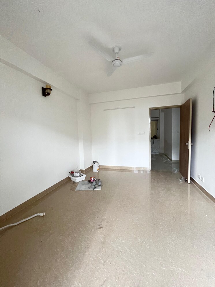 Room, sector 19 dwarka 3 Bedroom 1800 Sq.Ft. Apartment In Sector 19 Dwarka Delhi 9002703