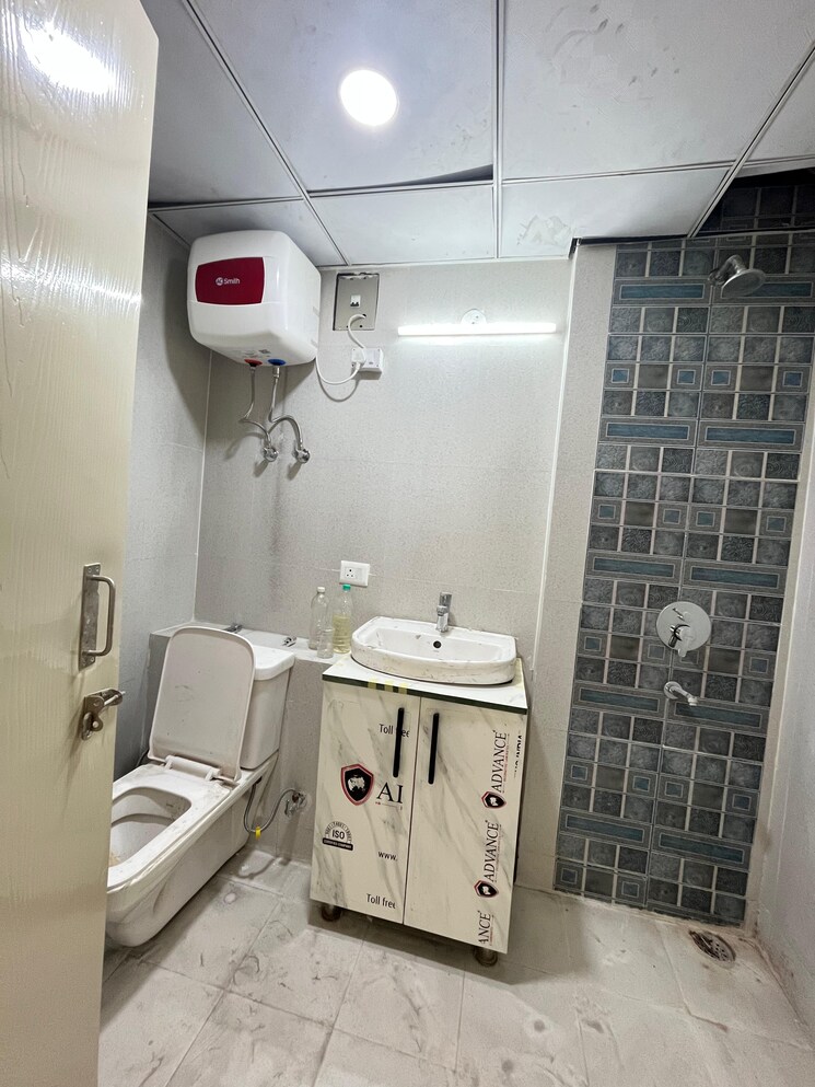 Bathroom, sector 19 dwarka 3 Bedroom 1800 Sq.Ft. Apartment In Sector 19 Dwarka Delhi 9002703