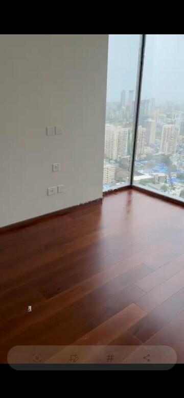 Room in 2 BHK Apartment at Piramal Mahalaxmi, Mahalaxmi – for Rent
