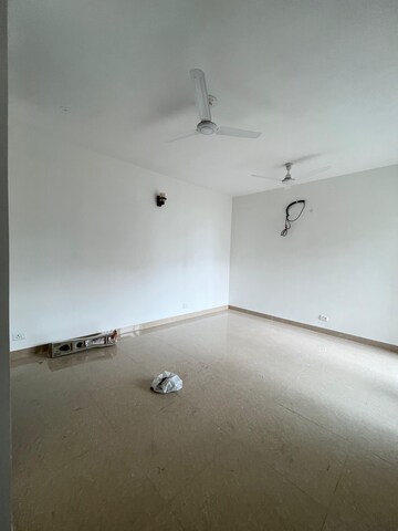 Room in 3 BHK Apartment at Sector 19 Dwarka – for Rent