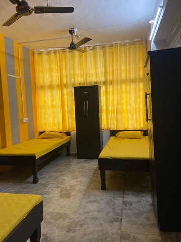 Room in  Pg at Subhanpura – for Rent