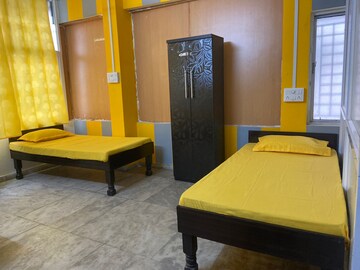 Room in  Pg at Subhanpura – for Rent