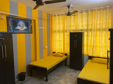 Room in  Pg at Subhanpura – for Rent
