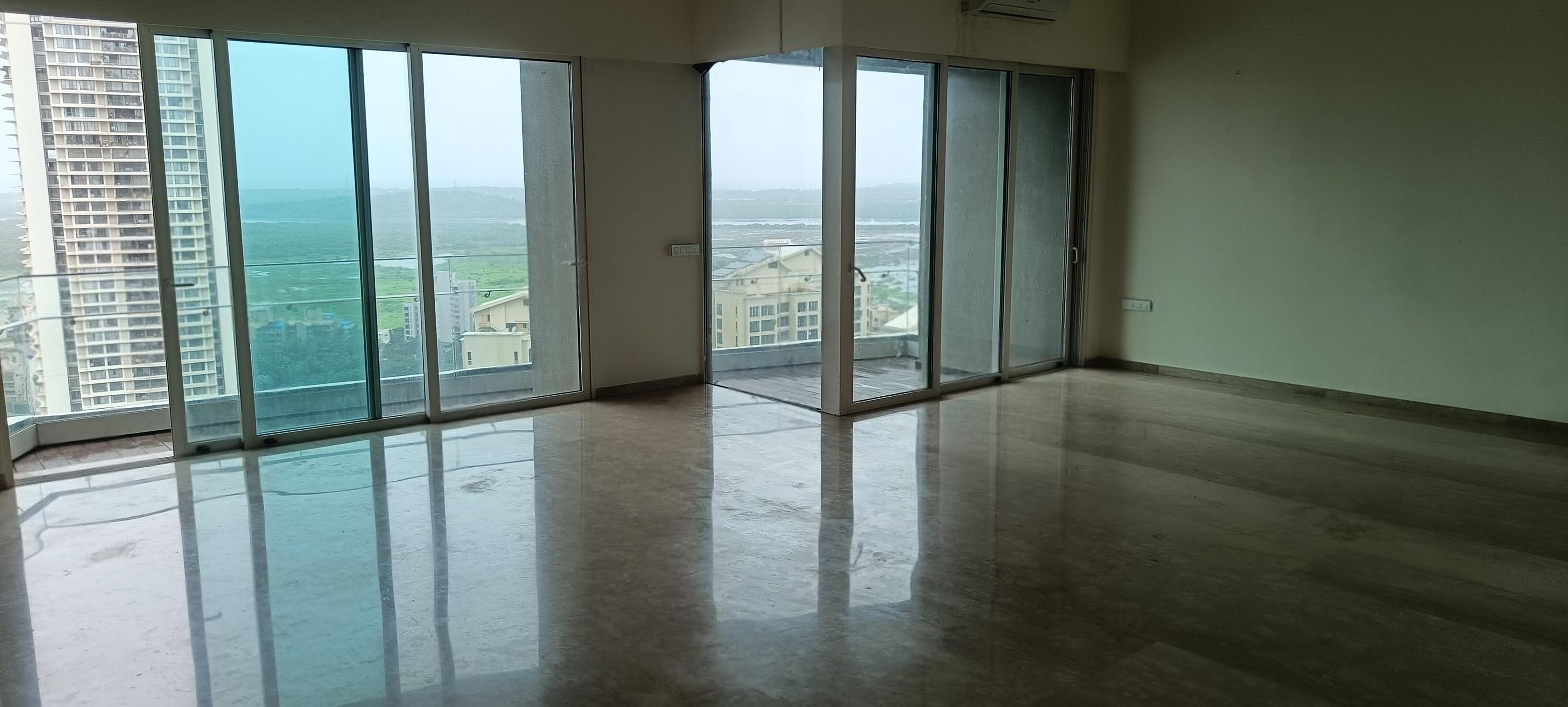 4 BHK + Servant Room 2300 Sq.Ft. Apartment in Windsor Tower