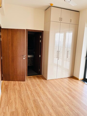 Room in 3 BHK Apartment at M3M Merlin, Sector 67 – for Rent