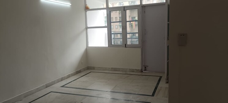 Room, sector 23 dwarka 3 Bedroom 1400 Sq.Ft. Apartment In Sector 23 Dwarka Delhi 9002753