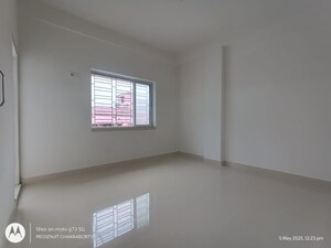 Room in 3 BHK Apartment at Agarpara – for Sale
