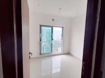 Room in 2 BHK Apartment at Mayfair The View, Vikhroli West – for Rent