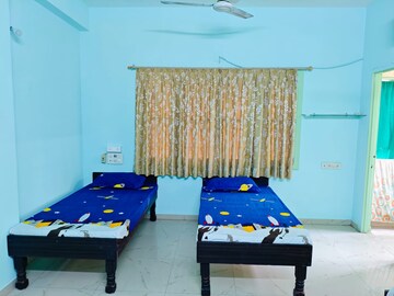 Room in  Pg at Alkapuri – for Rent