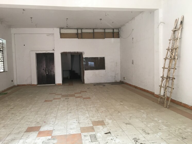  Parking, sector 65 Commercial Office Space in IT/SEZ 1000 Sq.Ft. In Sector 65 Noida 9002787
