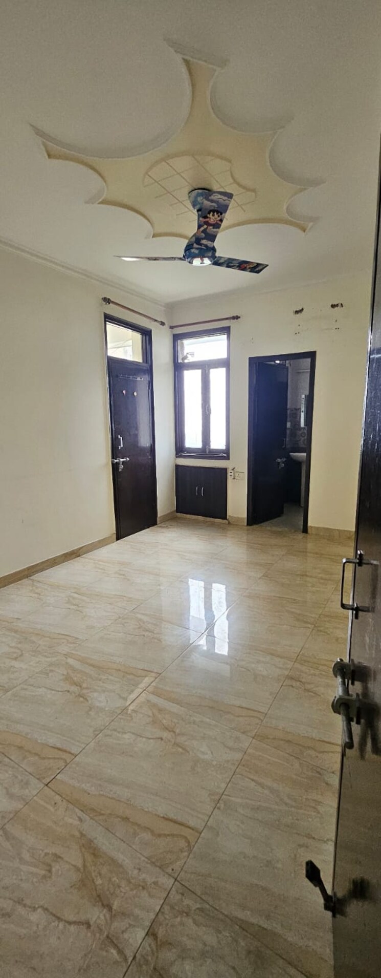 Room, sector 4 dwarka 3 Bedroom 1400 Sq.Ft. Apartment In Sector 4 Dwarka Delhi 9002858