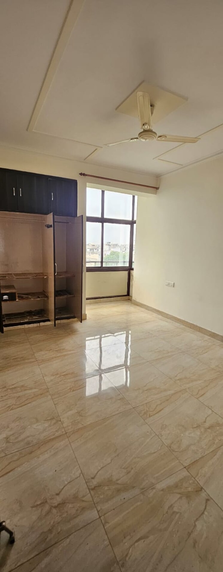 Room, sector 4 dwarka 3 Bedroom 1400 Sq.Ft. Apartment In Sector 4 Dwarka Delhi 9002858