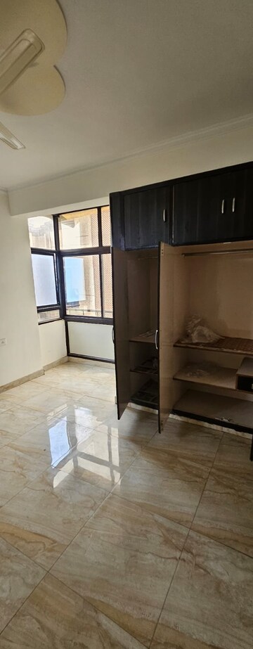 Living Room in 3 BHK Apartment at Sector 4 Dwarka – for Rent