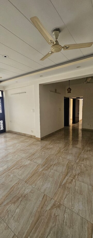 Living Room in 3 BHK Apartment at Sector 4 Dwarka – for Rent