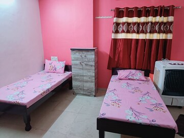 Room in  Pg at Alkapuri – for Rent