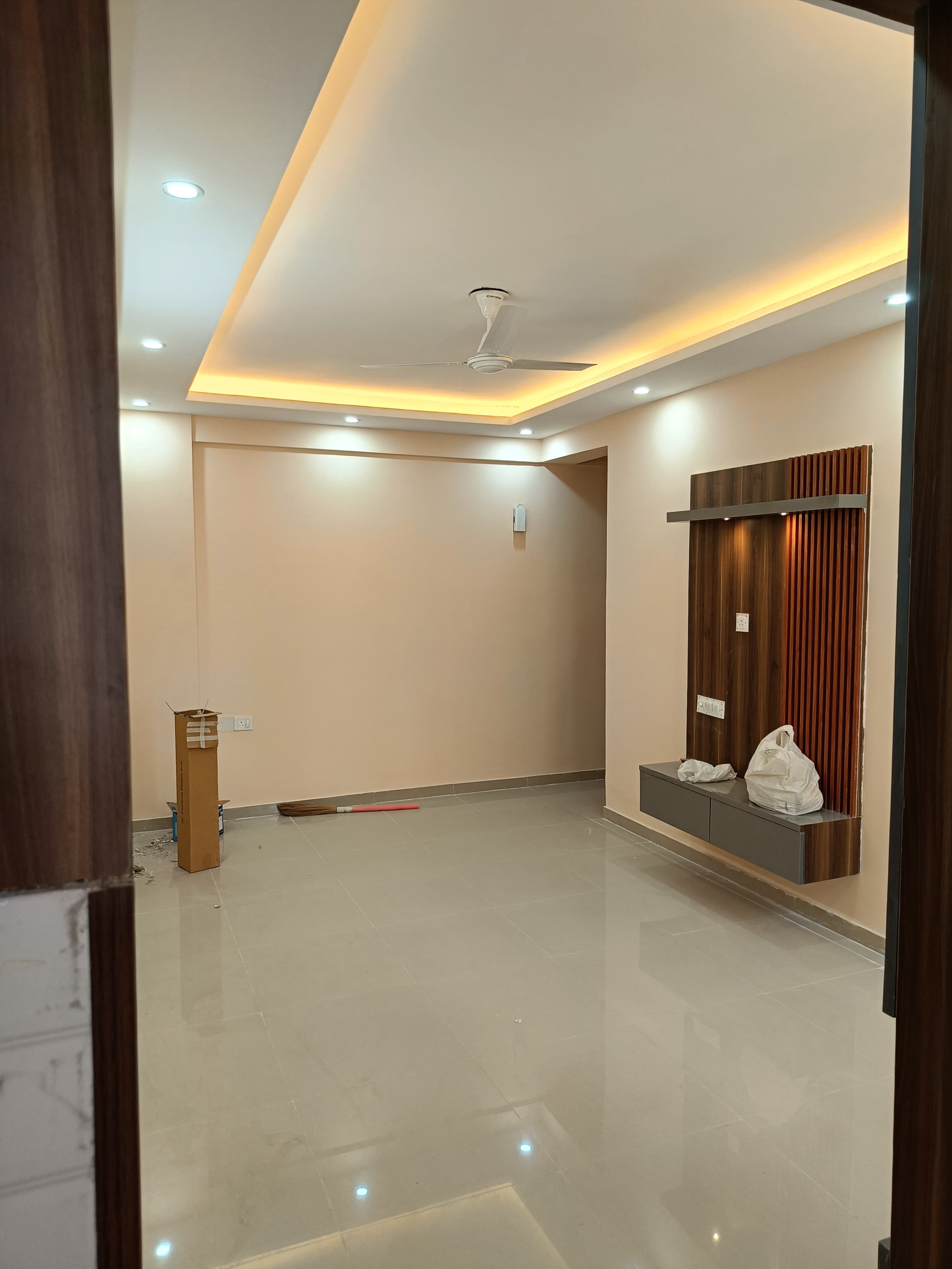 2 BHK Apartment For Rent in Shree Vardhman Green Court
