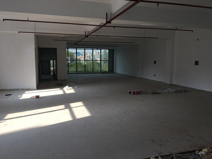 Room, sector 65 Commercial Office Space 1500 Sq.Ft. In Sector 65 Noida 9002868