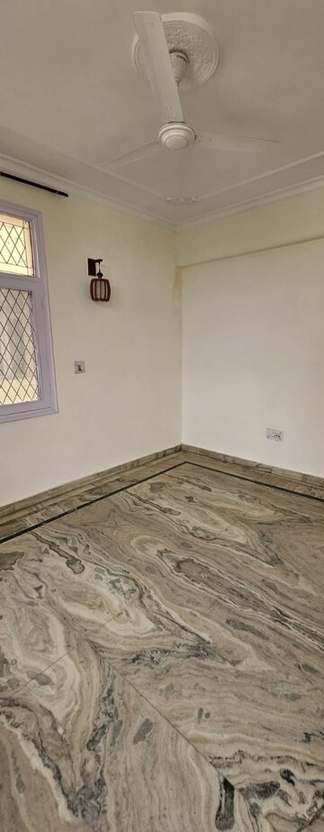 Room in 3 BHK Apartment at Sector 4 Dwarka – for Rent