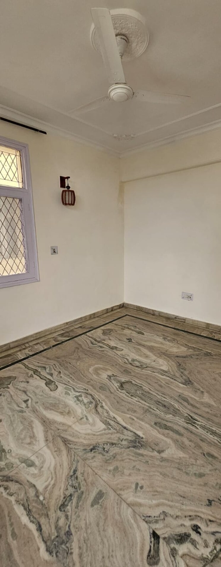 Room, sector 4 dwarka 3 Bedroom 1450 Sq.Ft. Apartment In Sector 4 Dwarka Delhi 9002900