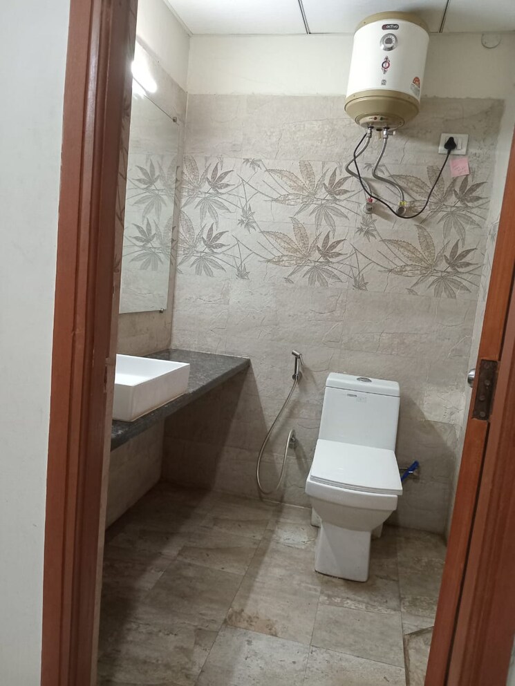 Bathroom, paramount-golfforeste Studio 750 Sq.Ft. Apartment In Zeta I Greater Noida Greater Noida 9002922
