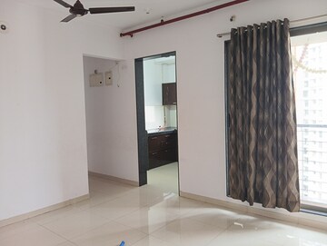 Room in 2 BHK Apartment at Runwal Eirene, Balkum Pada – for Rent