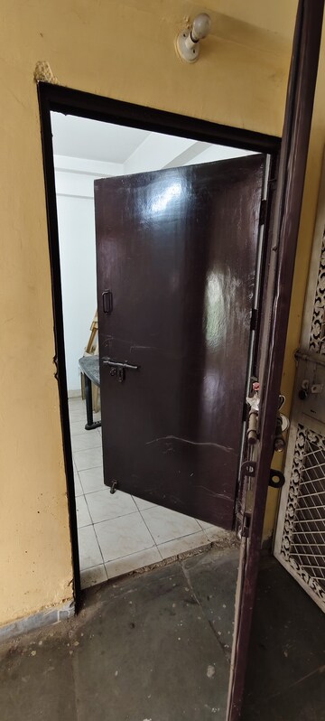 1 BHK Apartment – Entrance View at Golf Links - for Sale