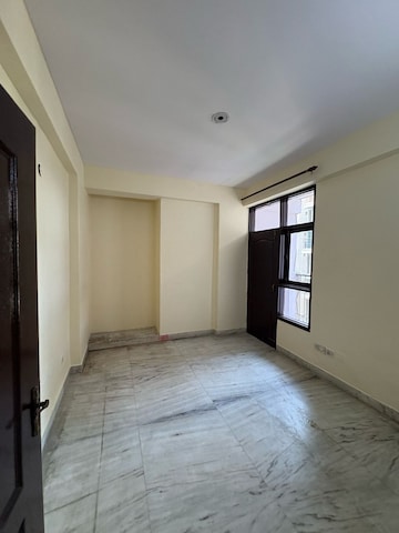 Room in 3 BHK Apartment at Sector 23 Dwarka – for Rent