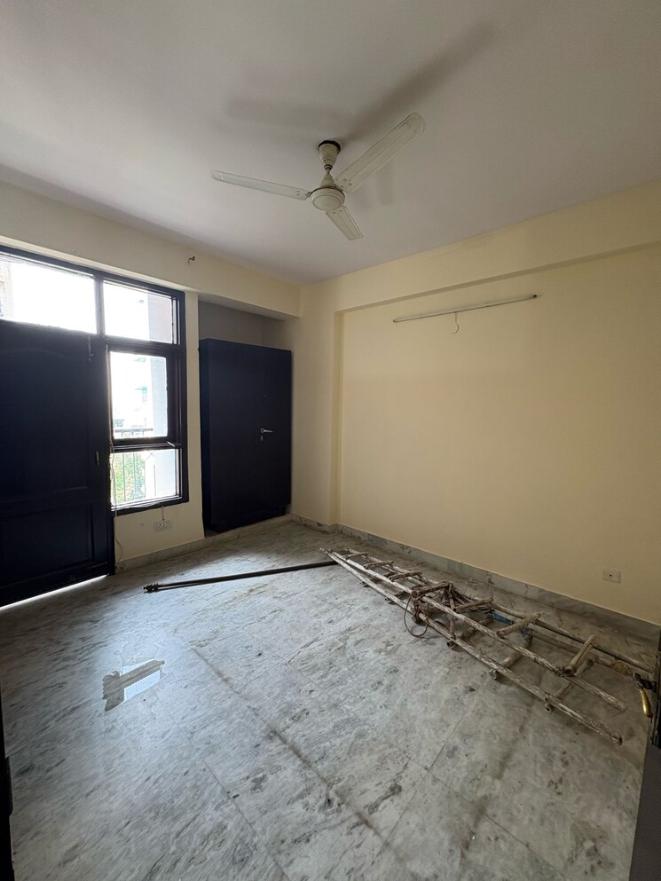Room, sector 23 dwarka 3 Bedroom 1550 Sq.Ft. Apartment In Sector 23 Dwarka Delhi 9002953