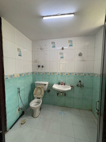 Bathroom in 3 BHK Apartment at Sector 23 Dwarka – for Rent