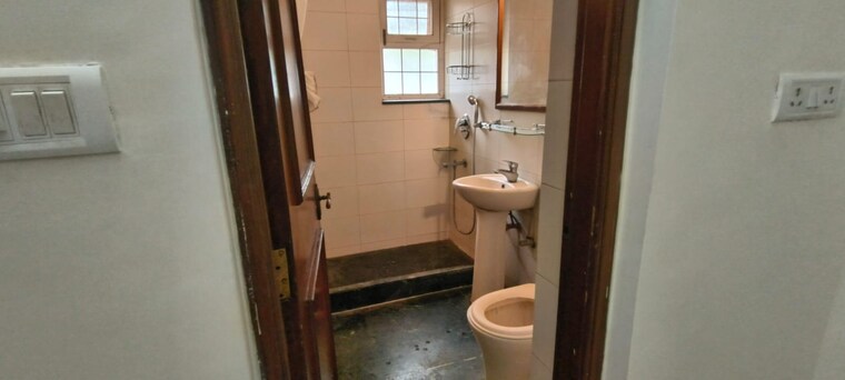 Bathroom, dda-rosewood-apartments 2 Bedroom 900 Sq.Ft. Apartment In Vasant Kunj Delhi 9002971