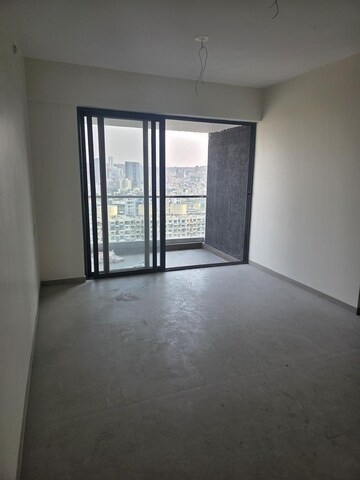 Room in 3 BHK Apartment at Kolte Patil 24K Stargaze, Bavdhan – for Rent