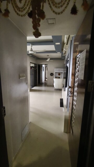 Room in 2 BHK Apartment at Godrej Platinum Mumbai, Vikhroli East – for Sale
