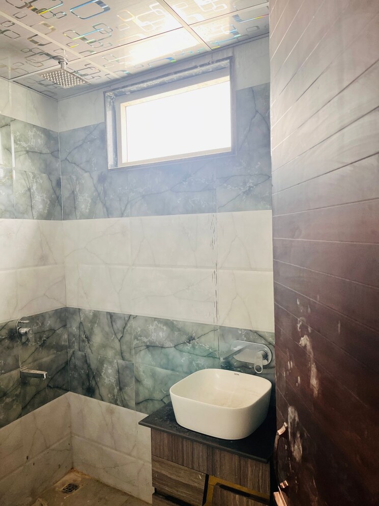 Bathroom, niho-marvel-scottish-garden 2 Bedroom 1075 Sq.Ft. Apartment In Ahinsa Khand 2 Ghaziabad 9003010