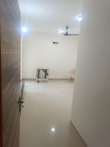 Room in 3 BHK Apartment at Sector 19b Dwarka – for Rent