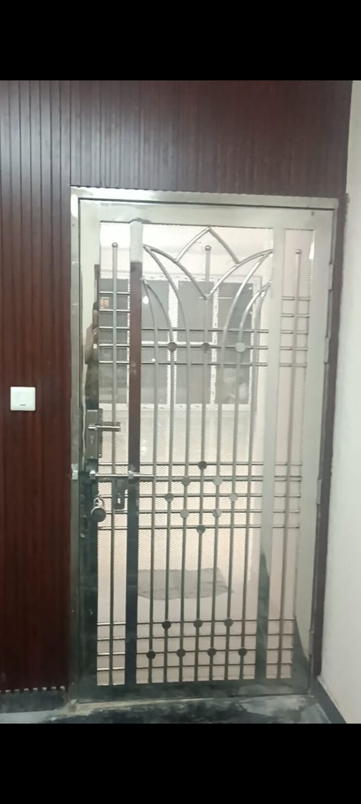 Other, sector 19b dwarka 3 Bedroom 1850 Sq.Ft. Apartment In Sector 19b Dwarka Delhi 9003035