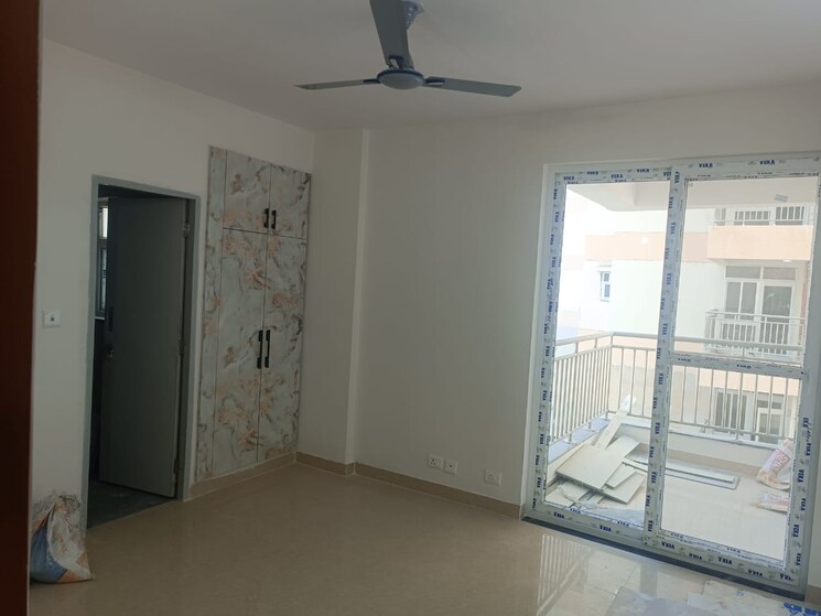 Room, sector 19b dwarka 3 Bedroom 1850 Sq.Ft. Apartment In Sector 19b Dwarka Delhi 9003035