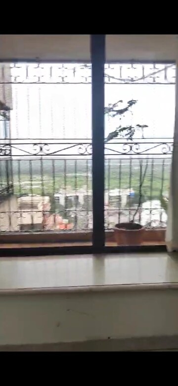 Swimming Pool in 4 BHK Apartment at Lokhandwala Complex, Andheri West – for Rent