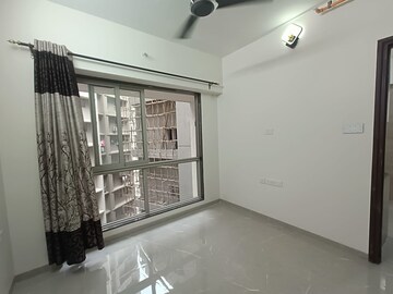 Room in 1 BHK Apartment at Veena Smart Homes, Kandivali West – for Rent