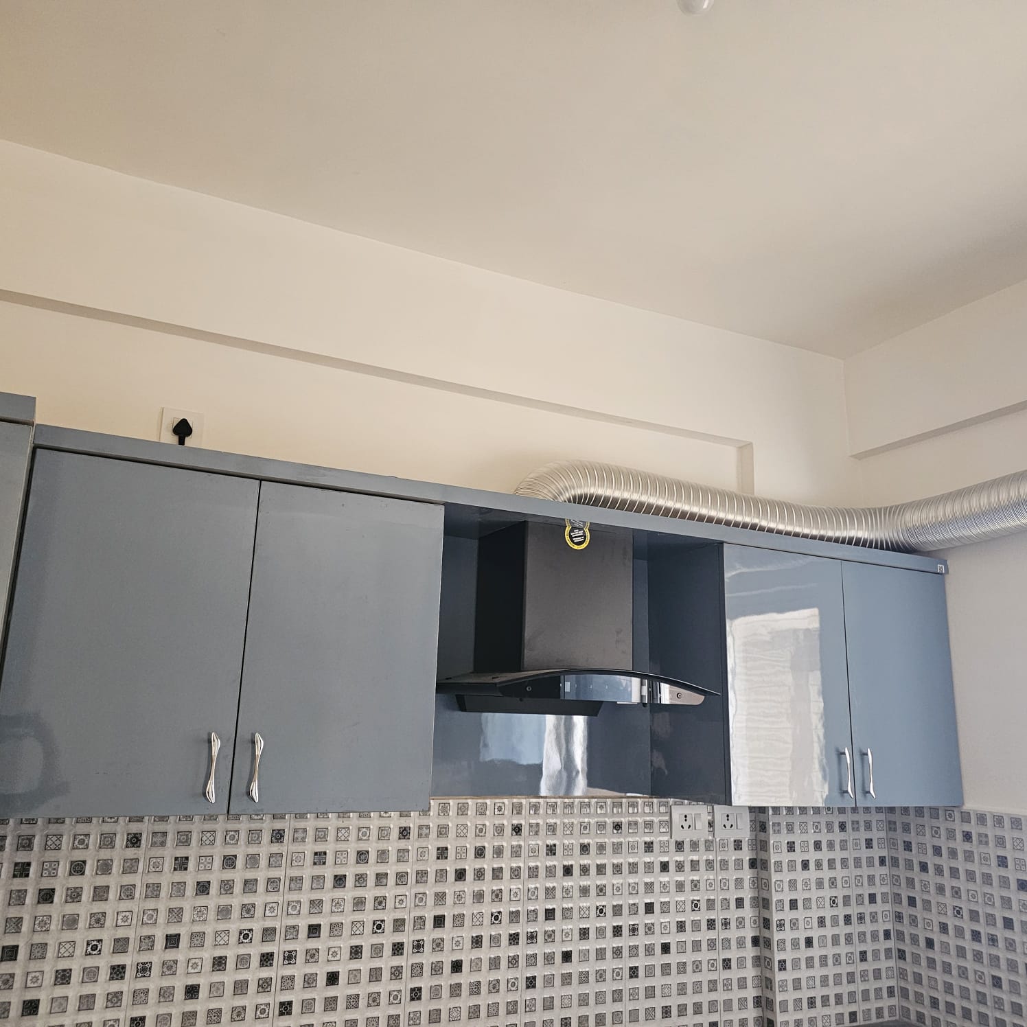 3 BHK + Extra Room Apartment For Rent in Raheja Vistas