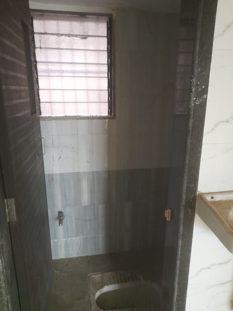 Bathroom, balaji-mital-arcade 2 Bedroom 624 Sq.Ft. Apartment In Badlapur West Thane 9003065