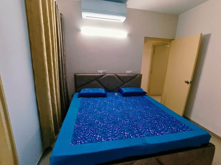 Bedroom, shree-vardhman-green-court 2 Bedroom 690 Sq.Ft. Apartment In Sector 90 Gurgaon 9003000