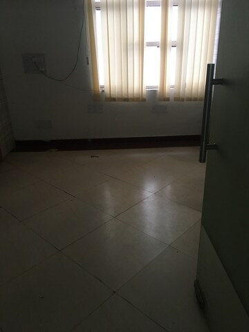 Room in  Office Space in IT/SEZ at Sector 65 – for Rent