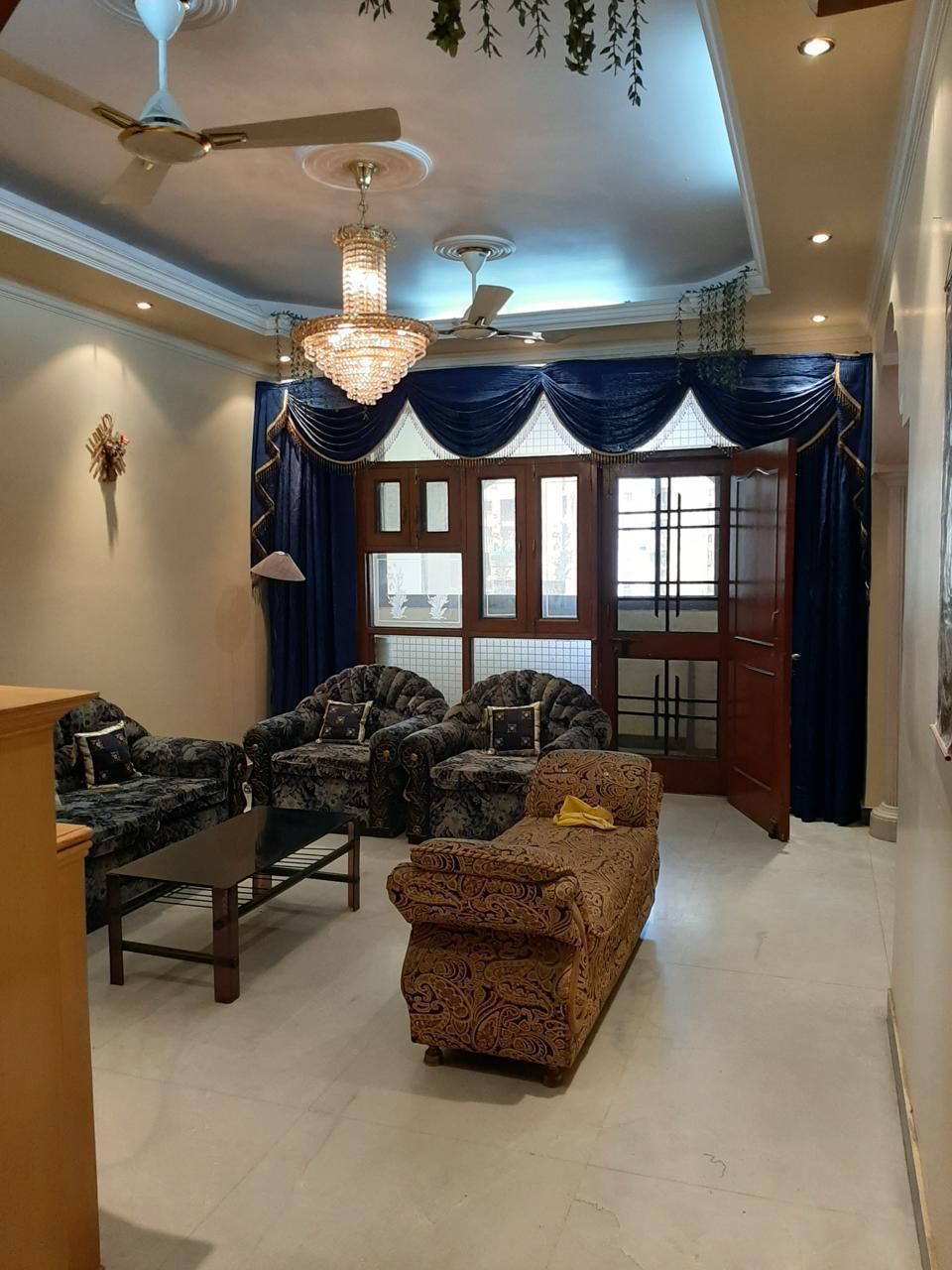 3 BHK + Extra Room Apartment For Rent in Om Satyam Apartment Secto