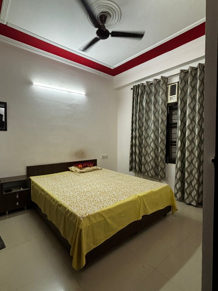 Bedroom, surya-cghs 2 Bedroom 200 Sq.Yd. Builder Floor In Sector 43 Gurgaon 9003045