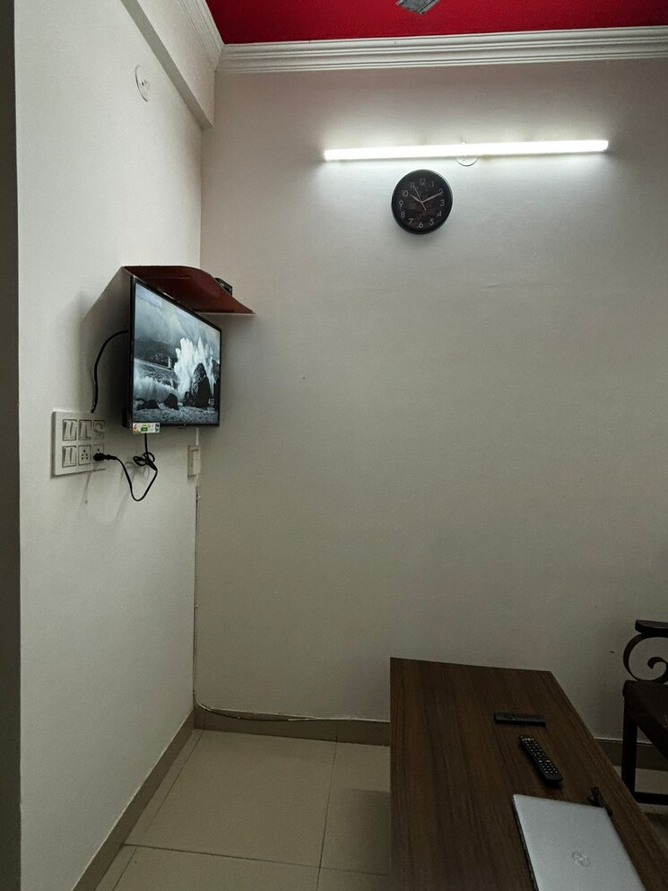 undefined, surya-cghs 2 Bedroom 200 Sq.Yd. Builder Floor In Sector 43 Gurgaon 9003045