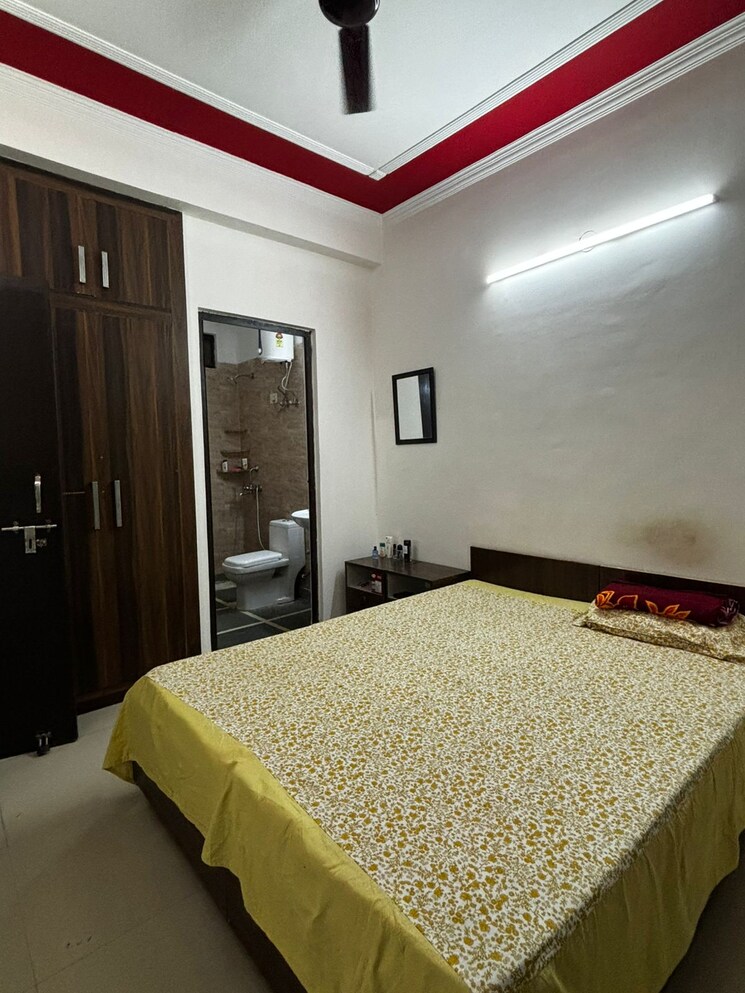 Bedroom, surya-cghs 2 Bedroom 200 Sq.Yd. Builder Floor In Sector 43 Gurgaon 9003045
