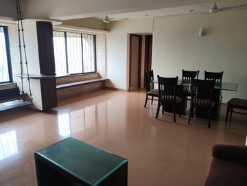 Living Room in 4 BHK Apartment at Andheri West – for Rent