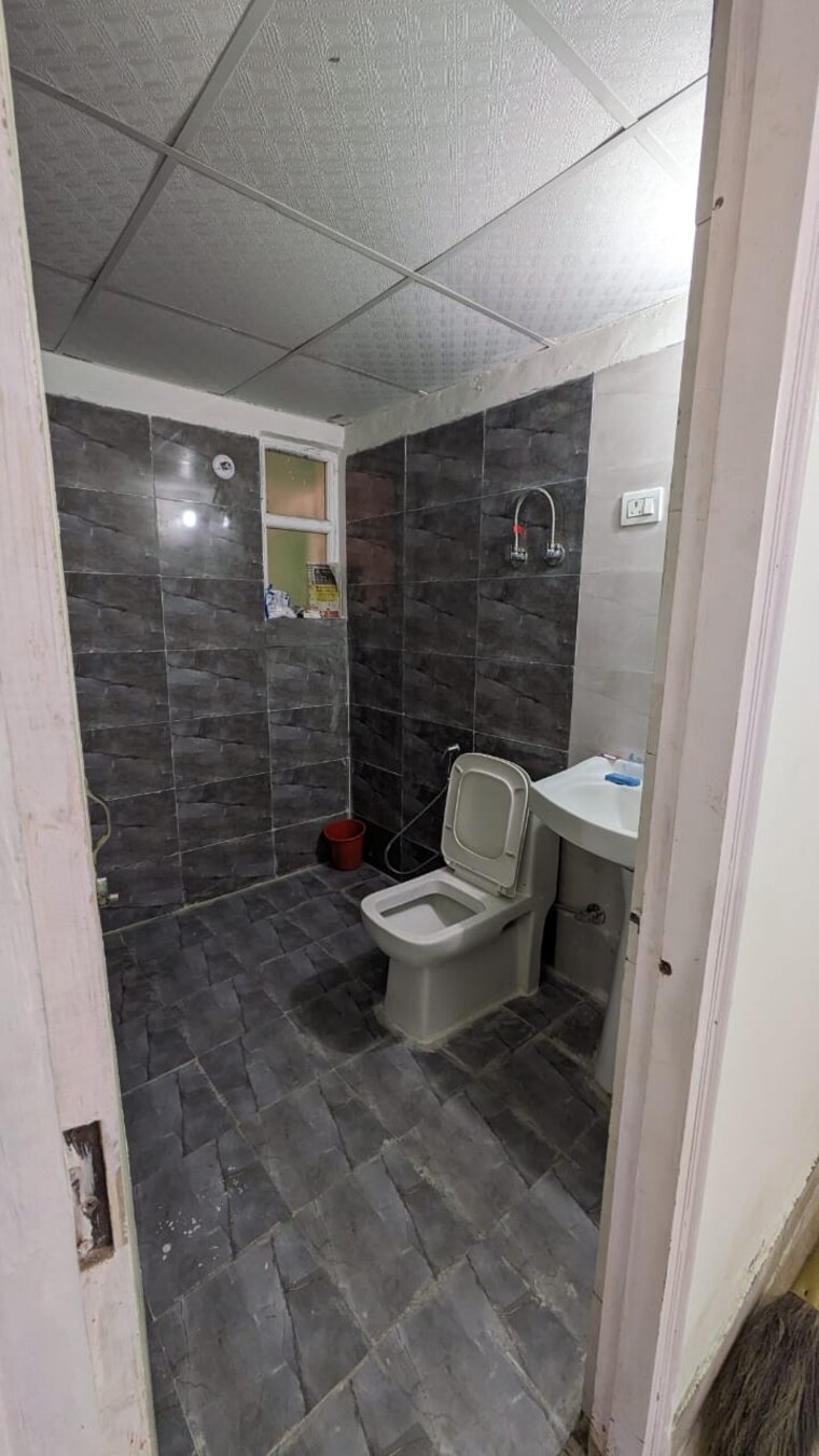 Bathroom, migsun-roof 2 Bedroom 675 Sq.Ft. Apartment In Raj Nagar Extension Ghaziabad 9003170