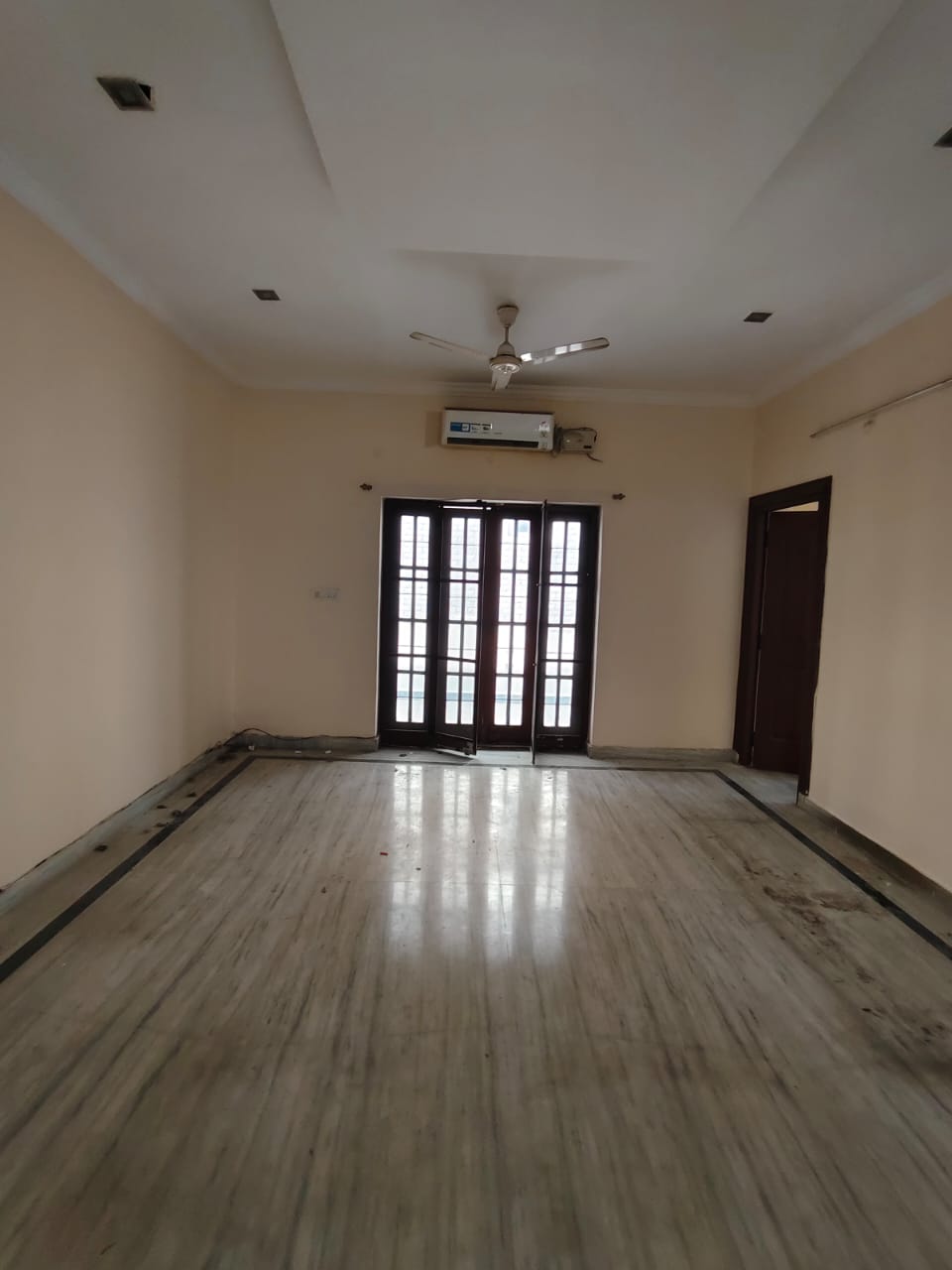 4 BHK + Servant Room Villa For Rent in Lalita Bloom Field