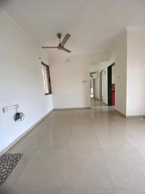 Room in 2.5 BHK Apartment at Neelkanth Palms, Kapur Bawdi – for Sale